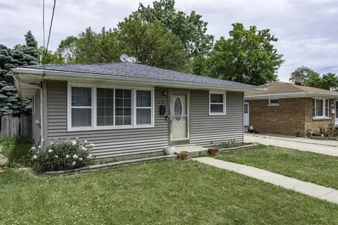 2528 Lucia Avenue Waukegan IL 60085