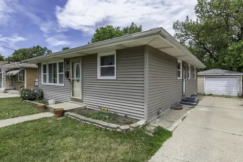 2528 Lucia Avenue Waukegan IL 60085