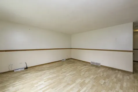 2528 Lucia Avenue Waukegan IL 60085