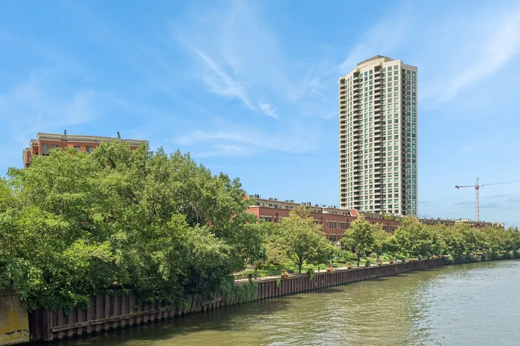 484 North Canal Street Chicago IL 60654