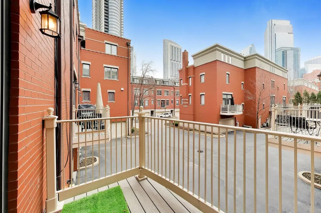 484 North Canal Street Chicago IL 60654