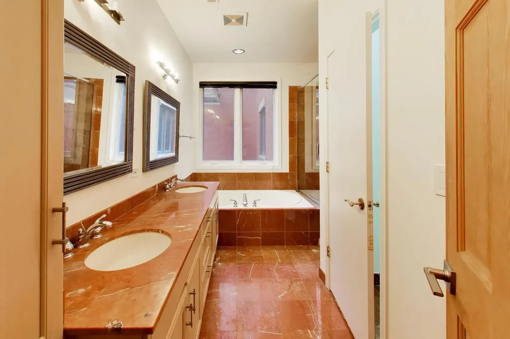 484 North Canal Street Chicago IL 60654