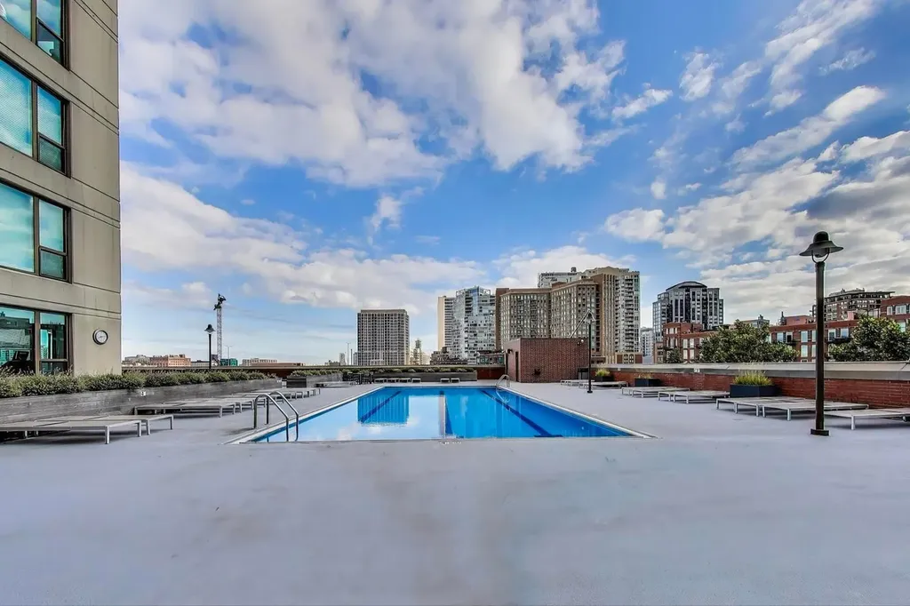 484 North Canal Street Chicago IL 60654
