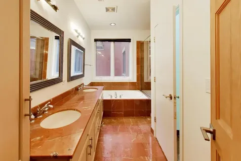 484 North Canal Street Chicago IL 60654