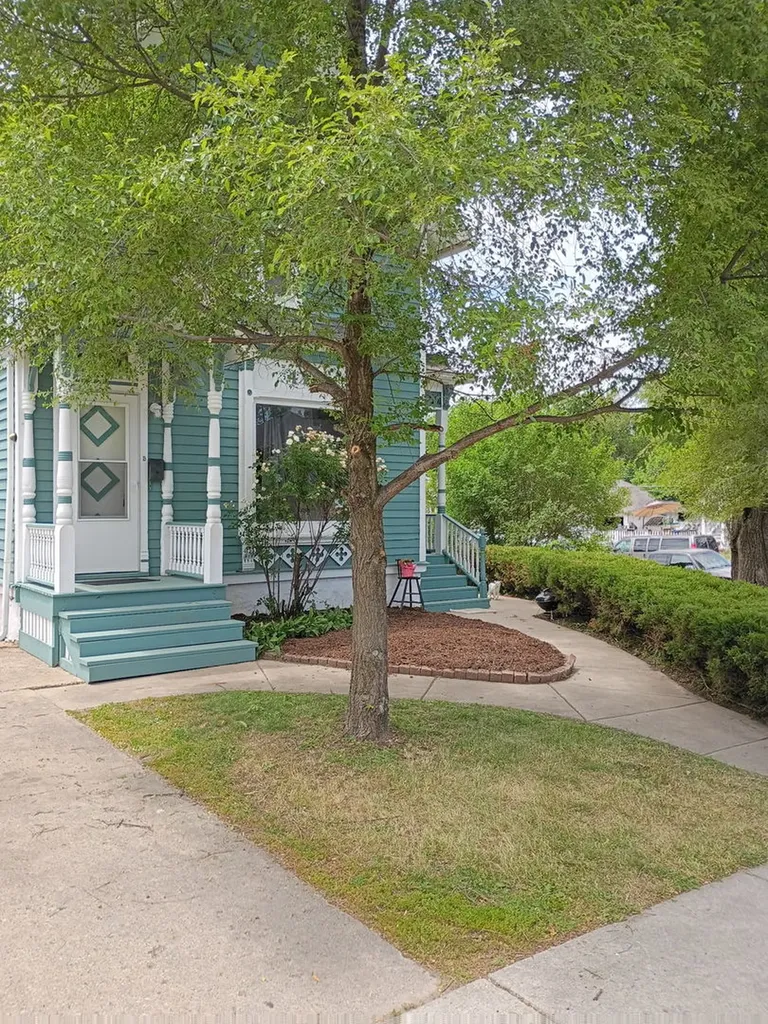 418 Saint Charles Street Elgin IL 60120