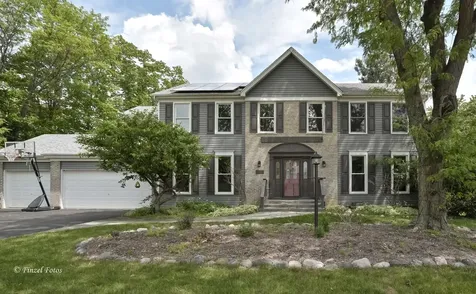 155 Salford Drive Algonquin IL 60102