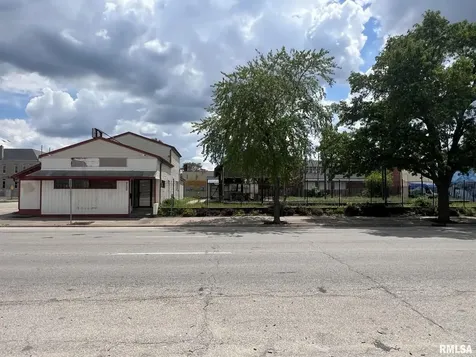 2120 4TH Avenue Rock Island IL 61201