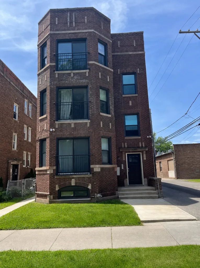 6344 North Artesian Avenue Chicago IL 60659