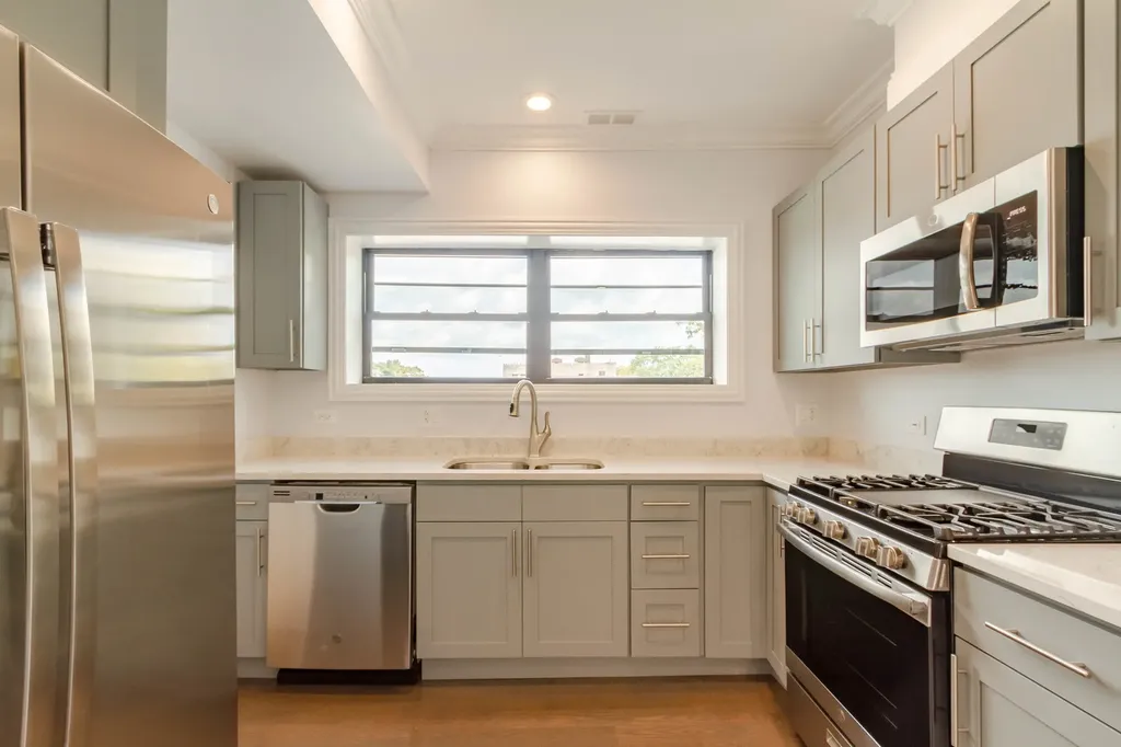 6344 North Artesian Avenue Chicago IL 60659