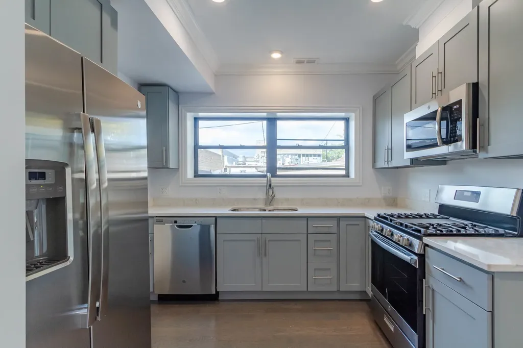 6344 North Artesian Avenue Chicago IL 60659