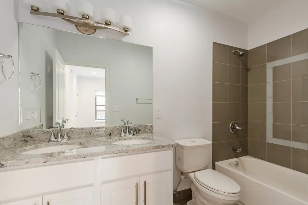 6344 North Artesian Avenue Chicago IL 60659