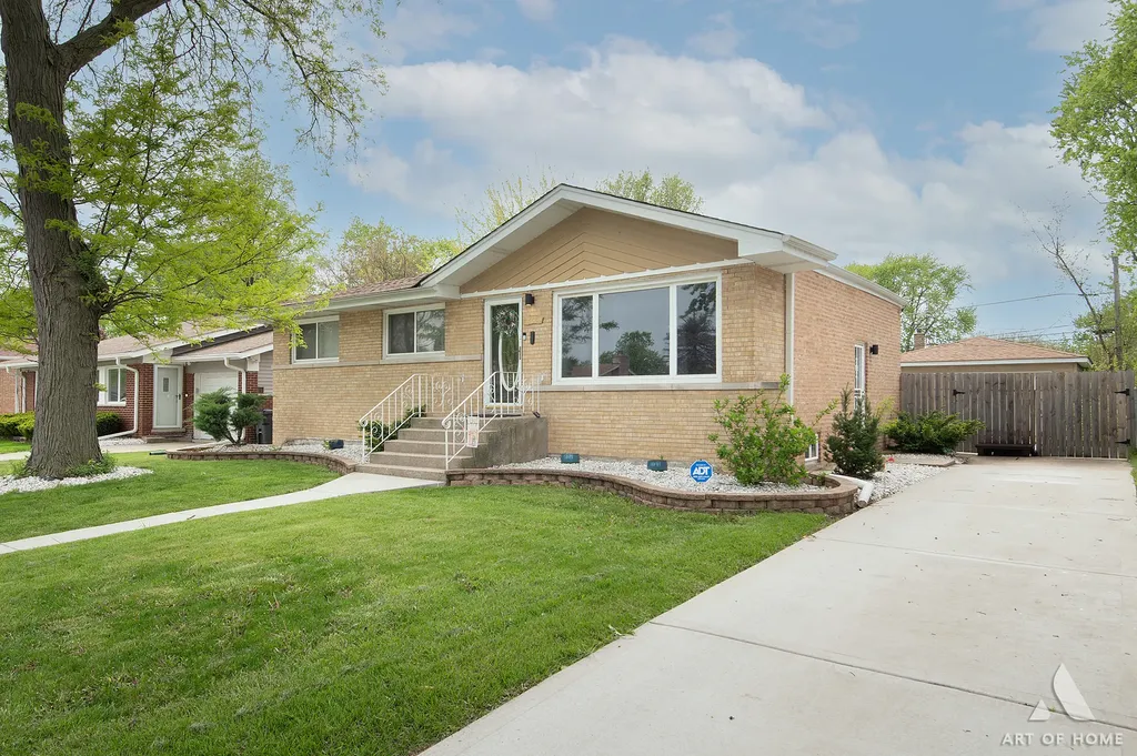 15330 Ingleside Avenue South Holland IL 60473