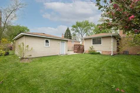 15330 Ingleside Avenue South Holland IL 60473
