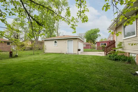 15330 Ingleside Avenue South Holland IL 60473