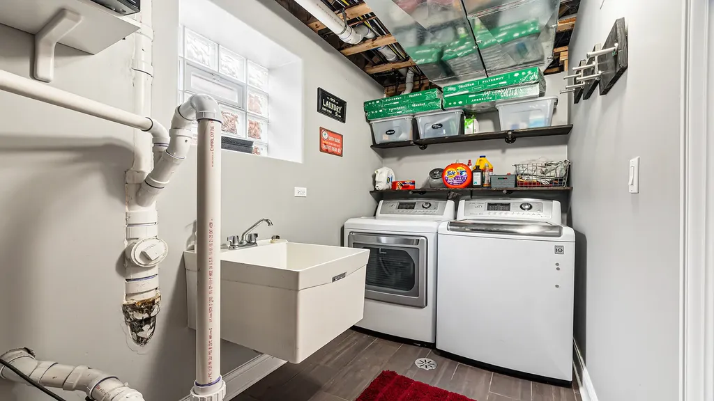 4147 South Wallace Street Chicago IL 60609