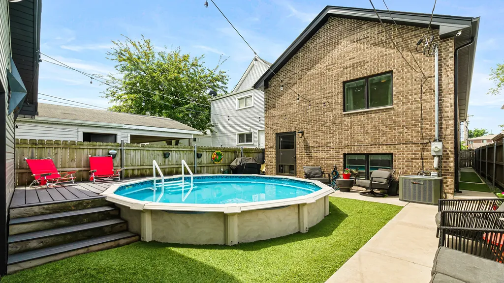 4147 South Wallace Street Chicago IL 60609