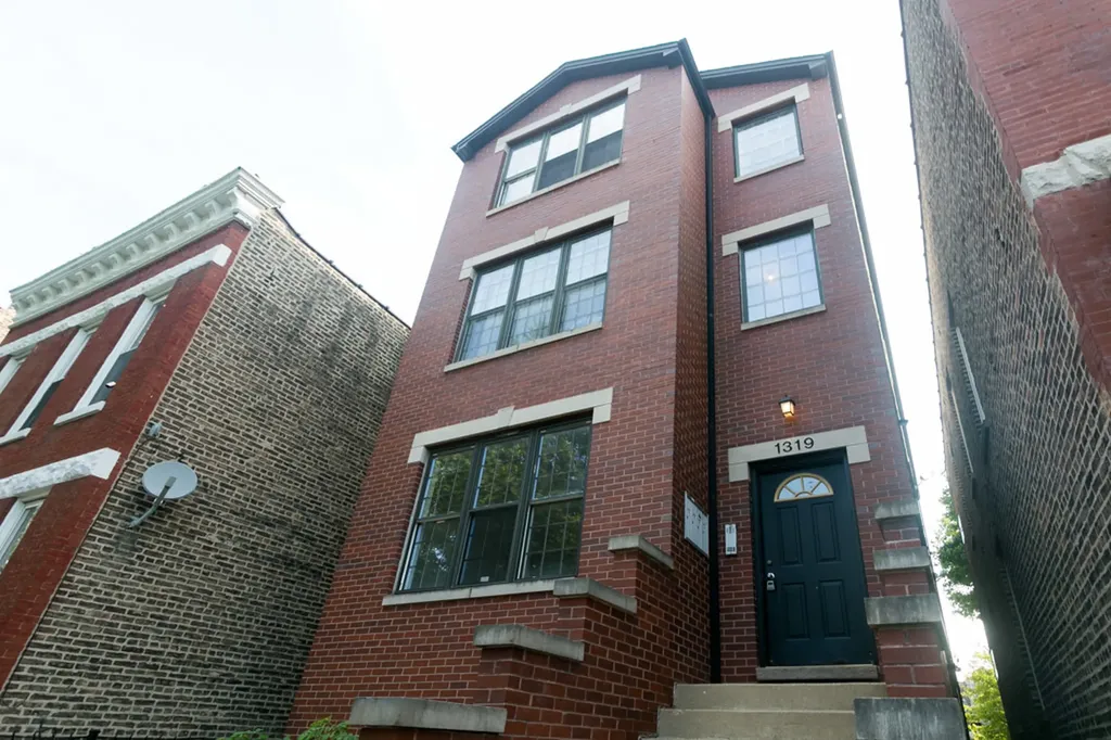 1319 North Campbell Avenue Chicago IL 60622