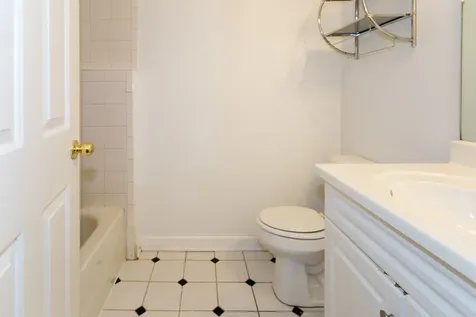 1319 North Campbell Avenue Chicago IL 60622
