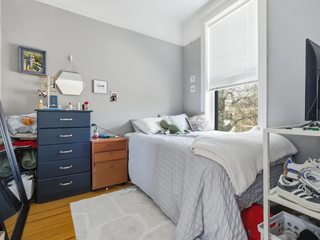 863 West Newport Avenue Chicago IL 60638