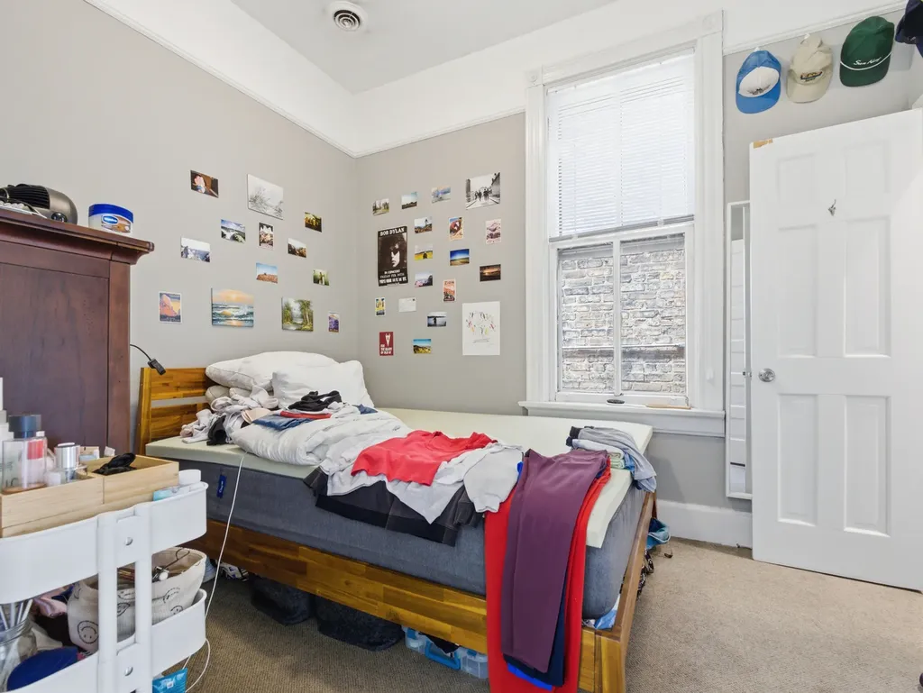 863 West Newport Avenue Chicago IL 60638