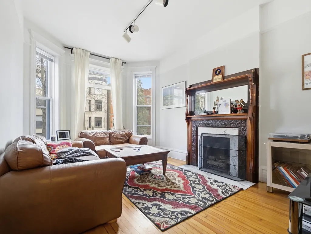 863 West Newport Avenue Chicago IL 60638