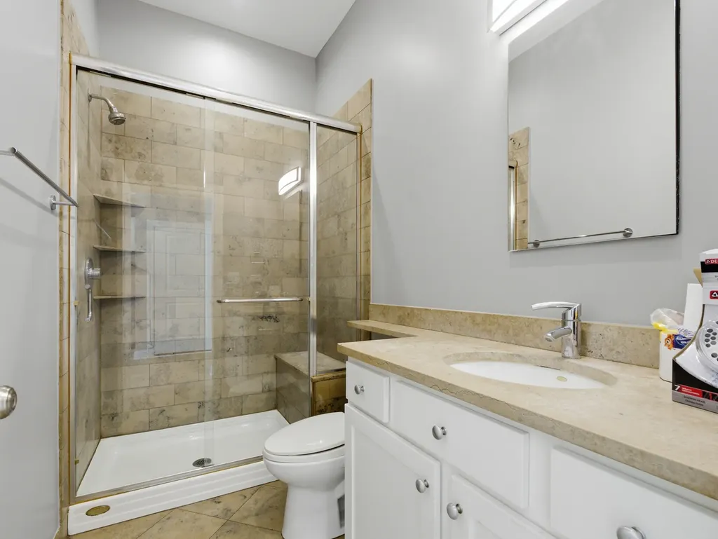 863 West Newport Avenue Chicago IL 60638