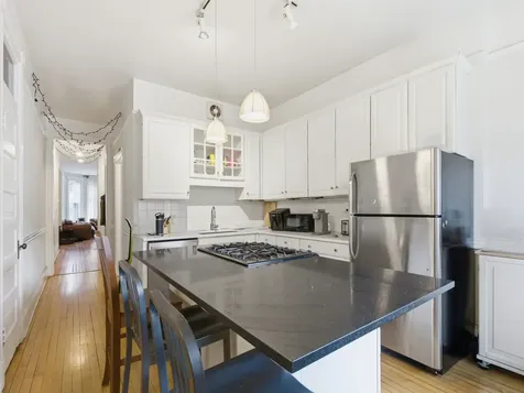 863 West Newport Avenue Chicago IL 60638