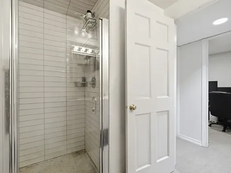 863 West Newport Avenue Chicago IL 60638