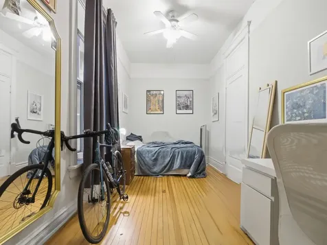 863 West Newport Avenue Chicago IL 60638