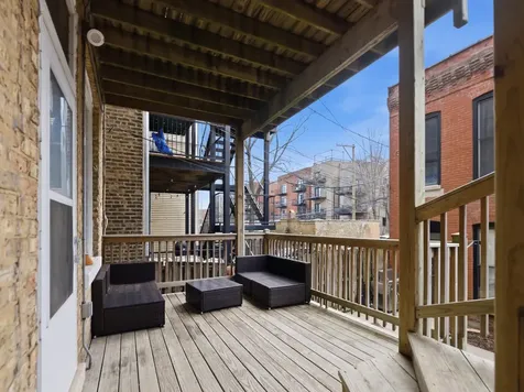 863 West Newport Avenue Chicago IL 60638