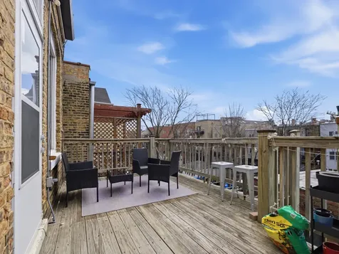 863 West Newport Avenue Chicago IL 60638