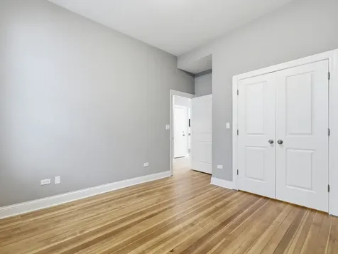 863 West Newport Avenue Chicago IL 60638