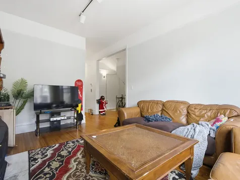 863 West Newport Avenue Chicago IL 60638