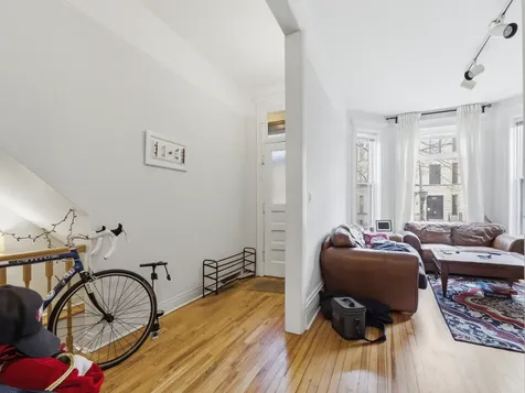 863 West Newport Avenue Chicago IL 60638