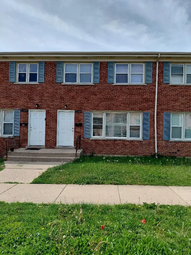 2203 Williamsburg Drive Waukegan IL 60085