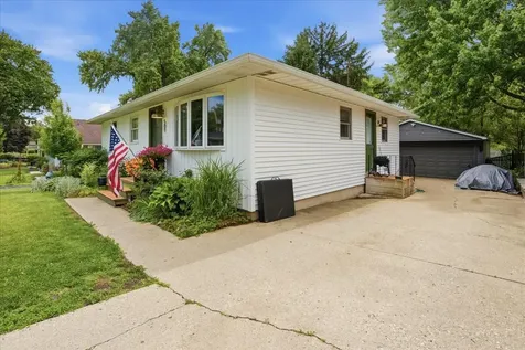 509 South 10th Avenue St. Charles IL 60174