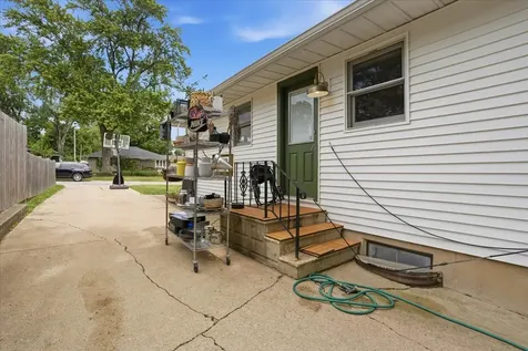 509 South 10th Avenue St. Charles IL 60174