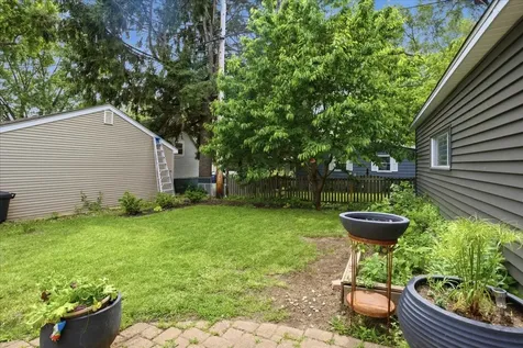 509 South 10th Avenue St. Charles IL 60174