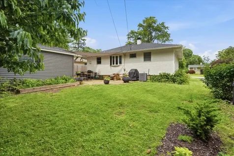 509 South 10th Avenue St. Charles IL 60174