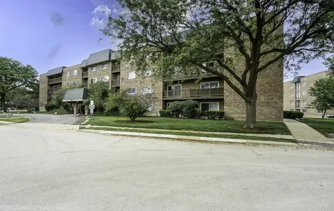 675 Grove Drive Elk Grove Village IL 60007