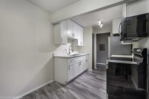 675 Grove Drive Elk Grove Village IL 60007