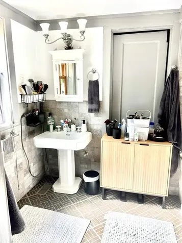 717 West Junior Terrace Chicago IL 60613