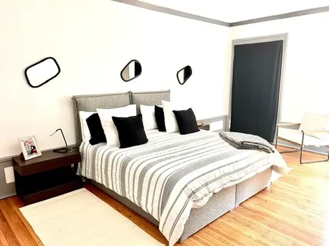 717 West Junior Terrace Chicago IL 60613