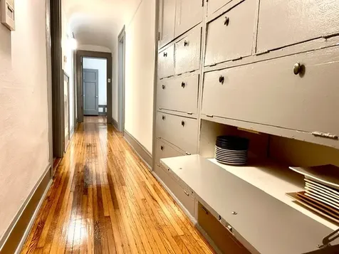 717 West Junior Terrace Chicago IL 60613