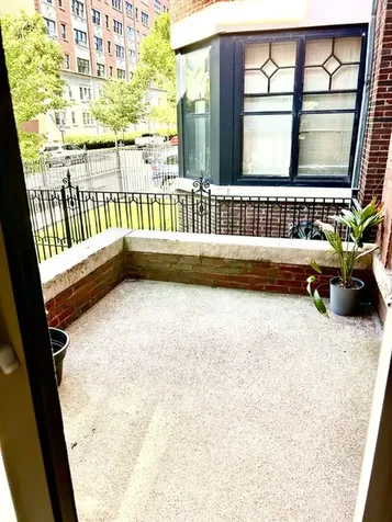 717 West Junior Terrace Chicago IL 60613