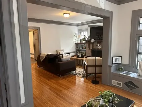 717 West Junior Terrace Chicago IL 60613