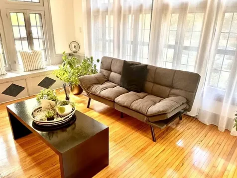 717 West Junior Terrace Chicago IL 60613