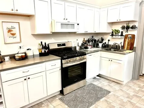 717 West Junior Terrace Chicago IL 60613