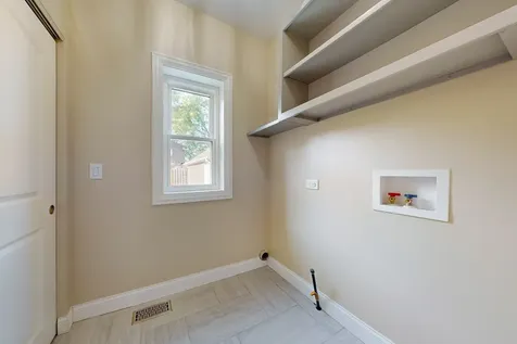 130 West Ellis Avenue Libertyville IL 60048