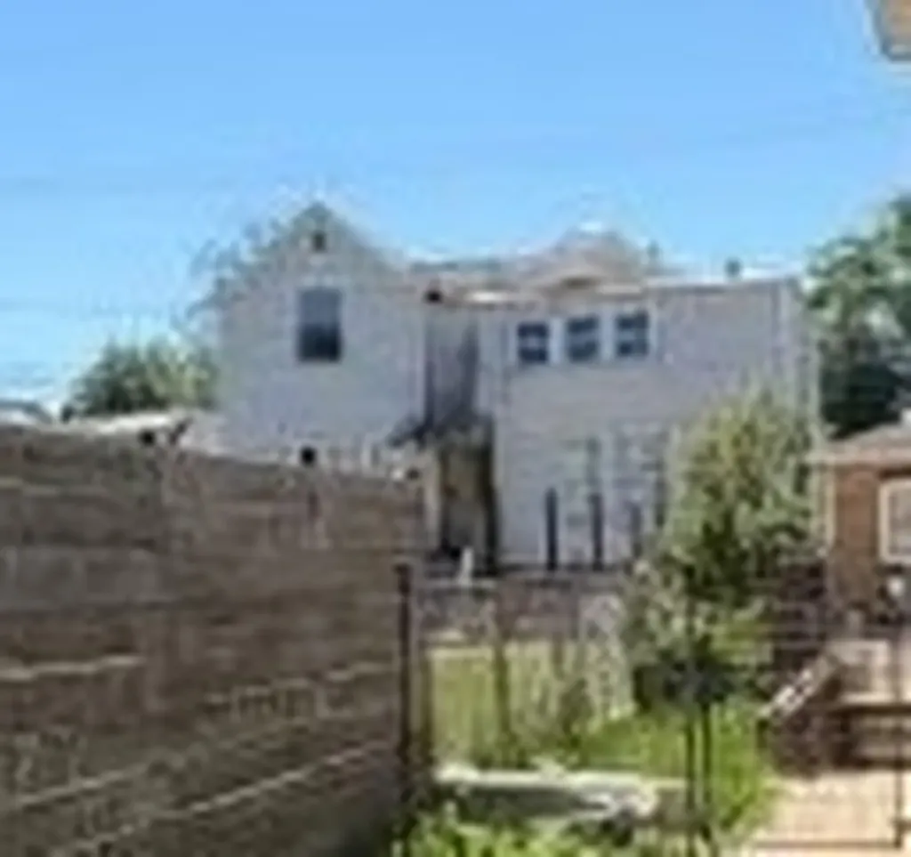 4925 West Warwick Avenue Chicago IL 60641